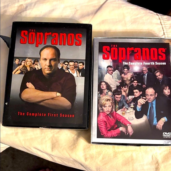 The Sopranos Complete set 1st and 4th Season. Buy 1 get 1 equal or lesser value. - Picture 1 of 1